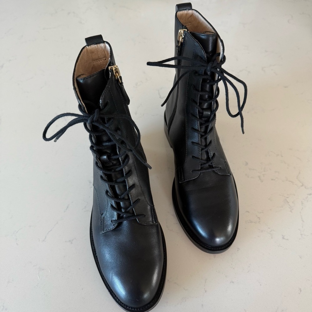 J.Jill Low heeled leather lace-up Boots in black Size: 6